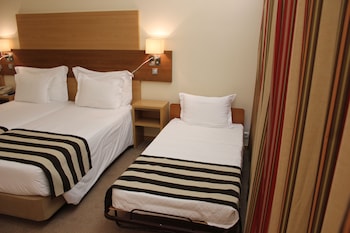 Family Room, 3 Twin Beds, Non Smoking (2 Adults + 1 Child up to 12 Years Old)