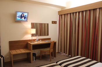 Comfort Triple Room (3 Twin Beds with Balcony)