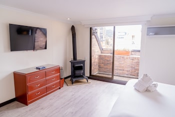 Grand Suite, 1 King Bed, Hot Tub