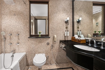 Junior Suite, 1 King Bed