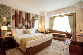 Classic Room, 1 King Bed, Club Lounge Access