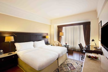 Classic Room, 2 Twin Beds, Club Lounge Access, Pool View