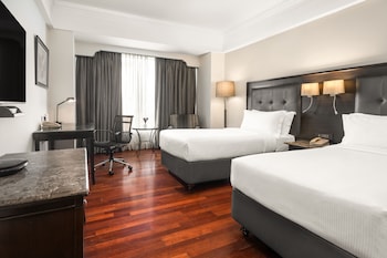 Classic Room, 2 Twin Beds, Pool View