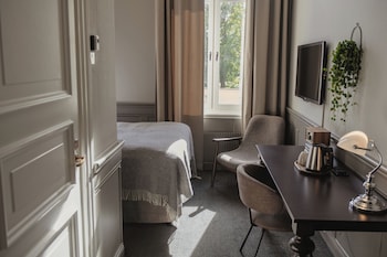 Double Room (Compact)