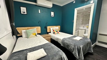 Private Twin Room (Ensuite)