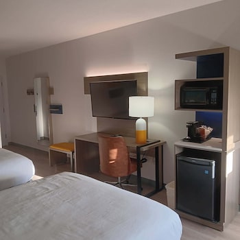 Room, 2 Queen Beds, Non Smoking