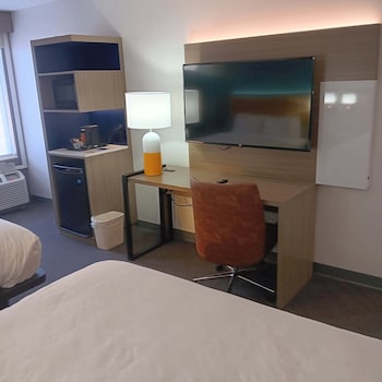 Room, 2 Queen Beds, Non Smoking