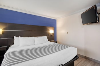 Suite, 1 King Bed, Non Smoking, Jetted Tub