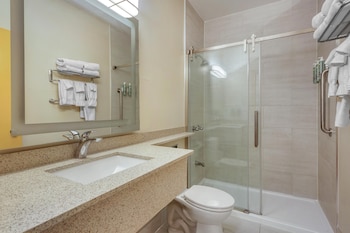 Standard Room, 2 Queen Beds, Non Smoking, Kitchen