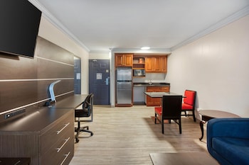 Suite, 1 King Bed, Non Smoking, Jetted Tub