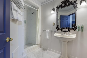 Suite, 1 King Bed, Non Smoking, Jetted Tub