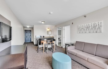 Suite, 1 King Bed, Accessible, Non Smoking
