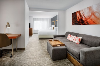 Suite, Multiple Beds, Accessible Bathtub (Transfer Shower)