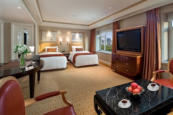 Deluxe Studio, 2 Twin Beds, City View