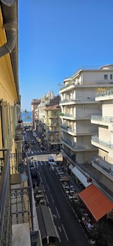 4th floor apartment without elevator.