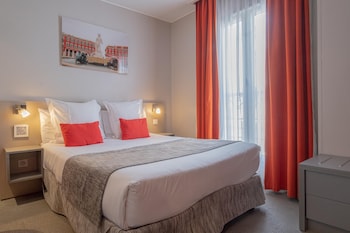 Double Room, city side