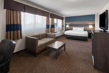 Suite, 1 King Bed, Non Smoking