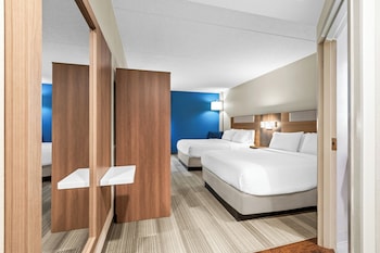 Standard Room, 2 Queen Beds, Ground Floor
