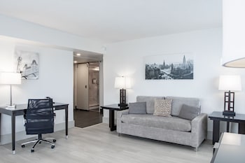 Luxury Suite, 1 Queen Bed with Sofa bed