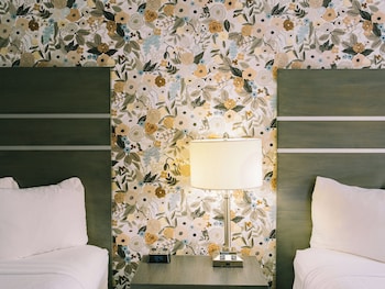 Deluxe Room, 2 Queen Beds