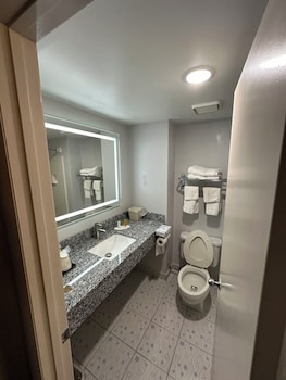 Deluxe Room, 1 King Bed