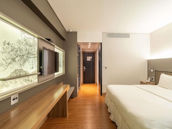 Standard Apartment, 1 King Bed