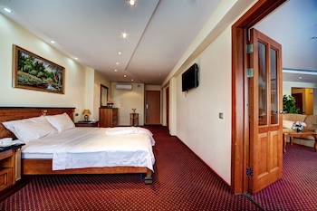Suite, 1 Bedroom, 2 Bathrooms