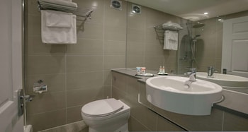 Deluxe Room, 1 King Bed, Non Smoking (Converts to 2 Twin Beds)