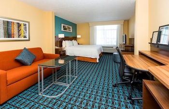 Room, 1 King Bed with Sofa bed, Mobility Accessible (Accessible Bathtub)