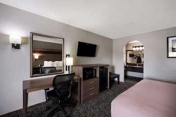 Standard Room, 1 King Bed, Non Smoking, Refrigerator & Microwave