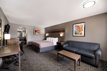 Standard Room, 1 King Bed, Non Smoking, Refrigerator & Microwave