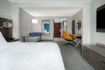 Suite, 1 King Bed with Sofa bed (Extra Space)