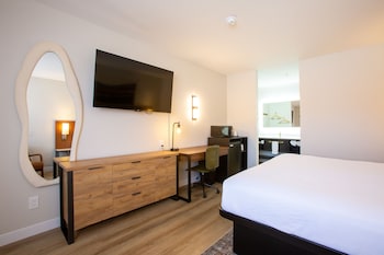 Room, 1 King Bed, Non Smoking