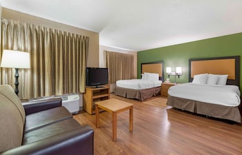Deluxe Studio, Multiple Beds, Non Smoking