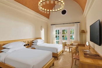 Superior Room, 1 King Bed