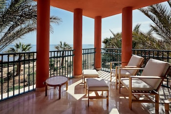 Deluxe Room, 1 King Bed, Balcony (Beachfront)