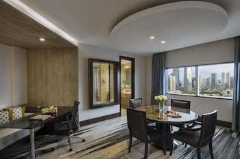 Deluxe Junior Suite Red Level