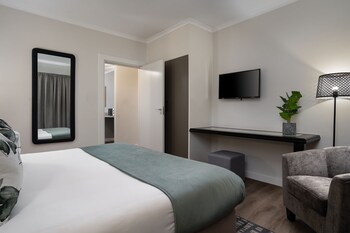 Suite, 1 King Bed with Sofa bed