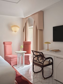 Room (Mountain Side)