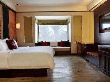 Superior Room, 1 King Bed with Sofa bed