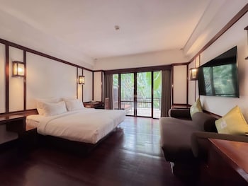Superior Room, 1 King Bed, Balcony