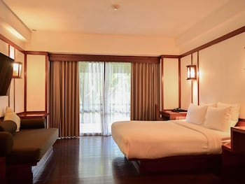 Superior Room, 1 King Bed, Balcony