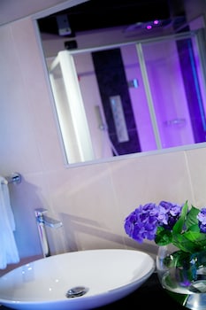 Double or Twin Room, Lake View (With lift)