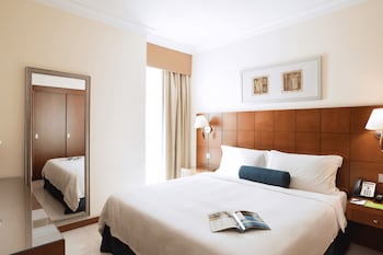 Classic Suite, 2 Twin Beds, Kitchenette, City View