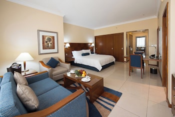 Classic Suite, 1 King Bed, Kitchenette, City View