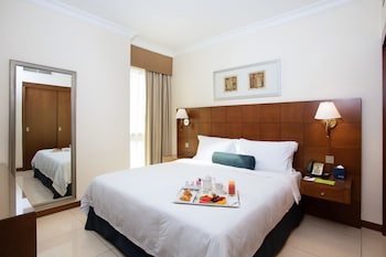 Classic Room, 1 King Bed (Guest)