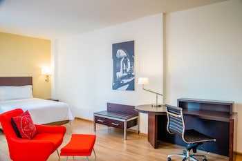 Superior Room, 1 King Bed