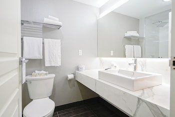 Deluxe Room, 1 King Bed with Sofa bed