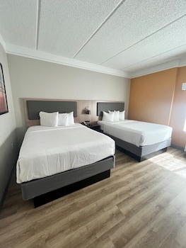 Room, 2 Queen Beds, Mobility Accessible, Non Smoking (Mobility/Hearing Accessible)