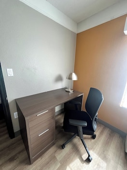 Suite, 1 King Bed, Non Smoking